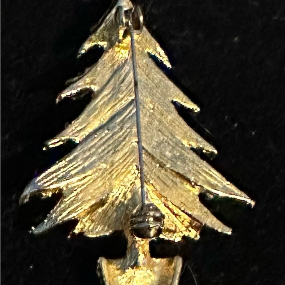 Beautiful vintage Christmas tree pin - Picture 2 of 2